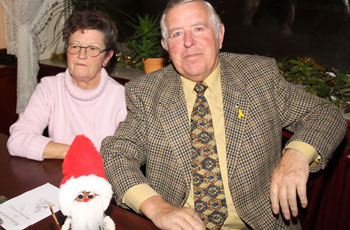 Das gelbe Band der Verbundenheit am Aufschlag weist auf die derzeit laufende Aktion hin!